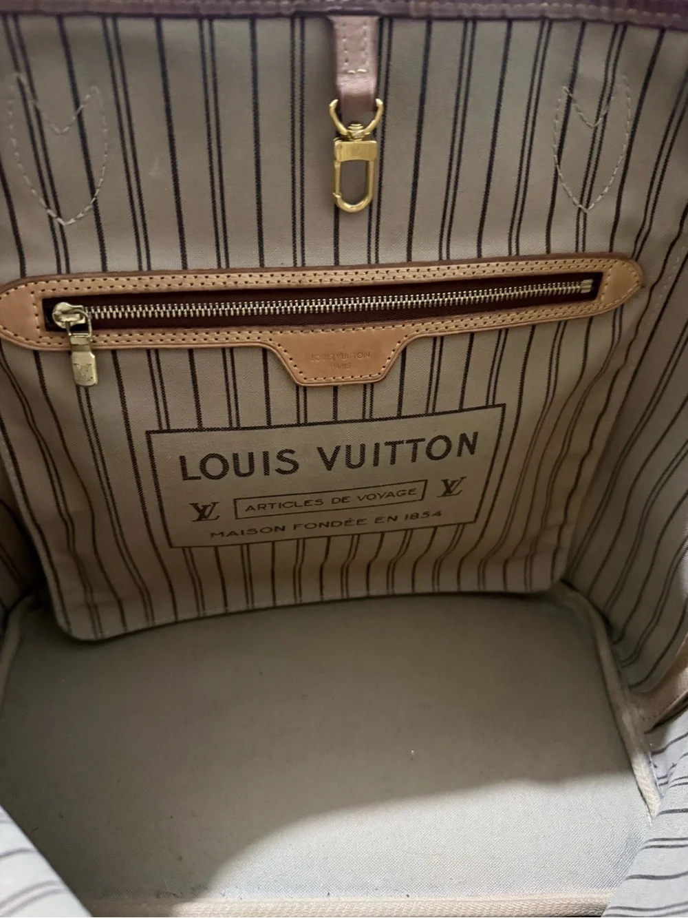 Authentic Louis Vuitton Neverfull MM Monogram Women’s Tote with Dust Bag and Box